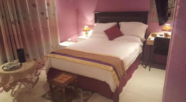 Двухместный номер Standard с видом на сад Royal Court Guest House