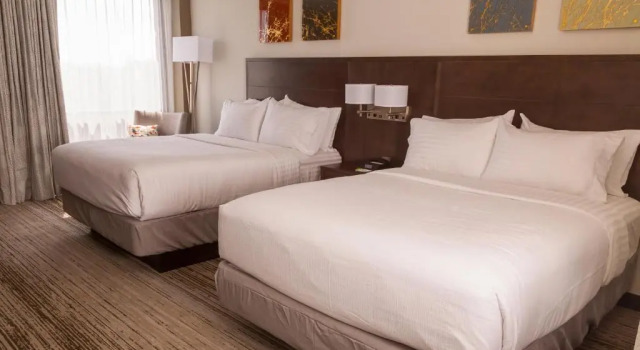 Четырёхместный номер Standard Holiday Inn Alexandria - Downtown by IHG