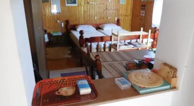 Brvnara za dvoje Glisovic, Buchen Sie Pension Gornji Milanovac Zentralserbien