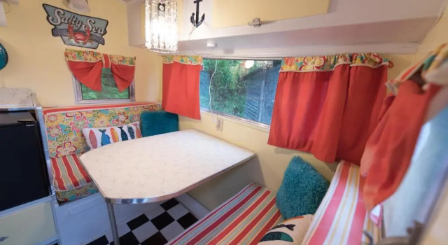 Номер Standard Nauti Otter Inn and Yurt Village