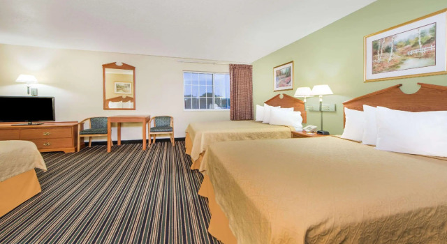 Шестиместный люкс Days Inn Ottumwa