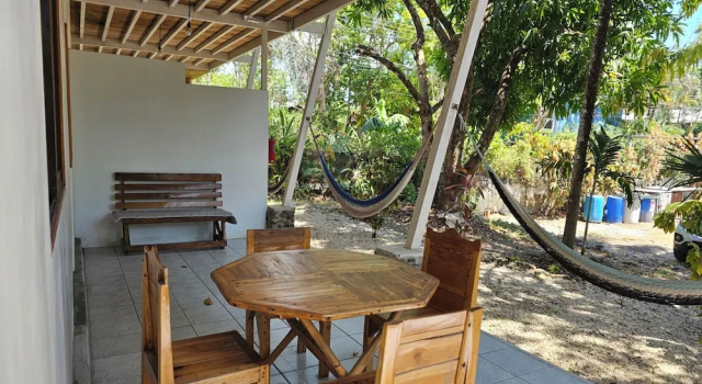 Апартаменты Comfort с 2 комнатами с балконом Don Jons Surf and Yoga Lodge