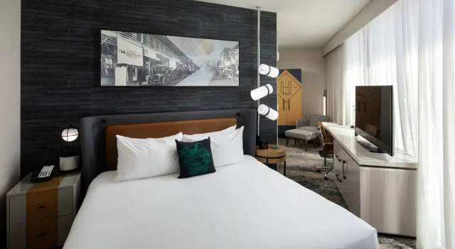 Номер Standard с балконом и с видом на город Luminary Hotel & Co., Autograph Collection