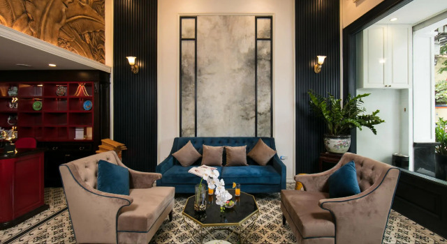 Четырёхместный семейный номер Standard с балконом и с видом на город Golden Rooster Hotel