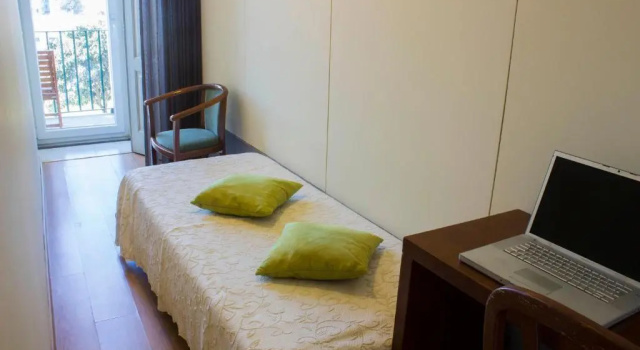 Трёхместный номер Standard с балконом и с видом на сад Hotel Estoril Porto