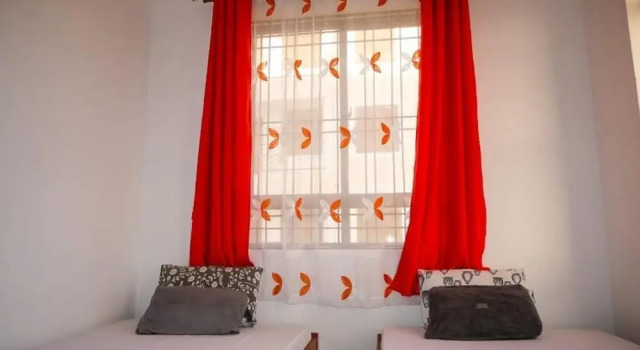 Casey's Apartments Bamburi, Забронировать Апартаменты/квартира Отели Бамбури с парковкой, рядом с KWS Head Office for Mombasa Marine Park, Парковка