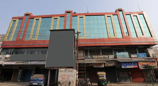 OYO 11061 Hotel Awesome
