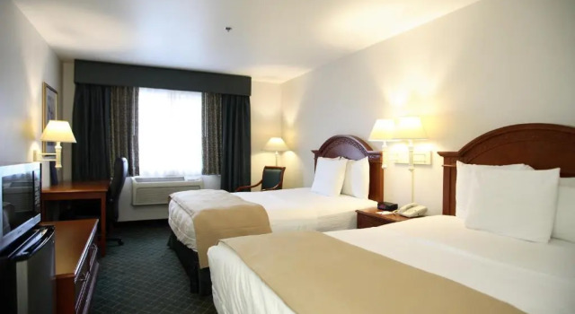 Четырёхместный номер Standard Baymont INN & Suites by Wyndham