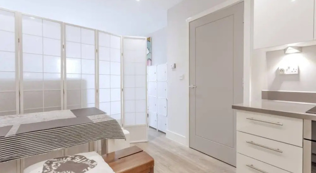 Pristine Modern Flat in East London, Забронировать Отель Отели Англии 3 звезды, 3*