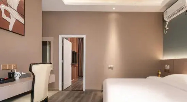 Люкс Luxury Merrill premium Hotel (Ganzhou Jiangnan Songcheng Bubu High tech World Store)