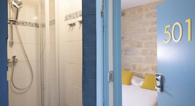 Одноместный номер Eco Le Regent Montmartre by Hiphophostels