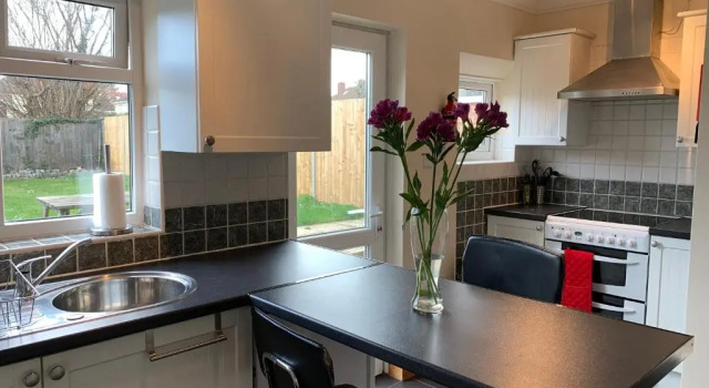 Коттедж 3 Bedroom House For Contractors By Beds Away Short Lets & Serviced Accommodation Oxford With Free Parking for 2 Cars