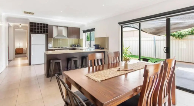 Parkview - Echuca Holiday Homes, Book Hotel Echuca Victoria