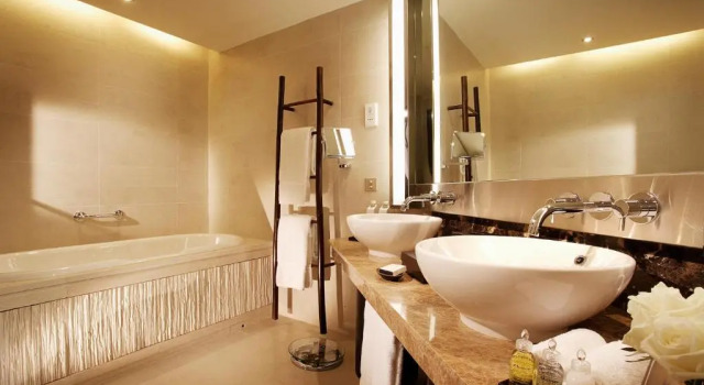 Двухместный номер клубный Classic с видом на город InterContinental Hanoi Westlake by IHG