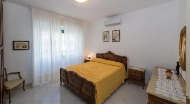 Domitilla House, Забронировать Отель Отели Ривьера-делле-Пальме 3 звезды, 3*