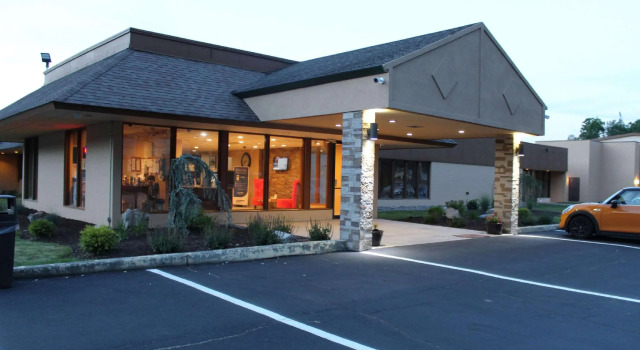 Четырёхместный номер Standard Pocono Inn & Banquet - Stroudsburg