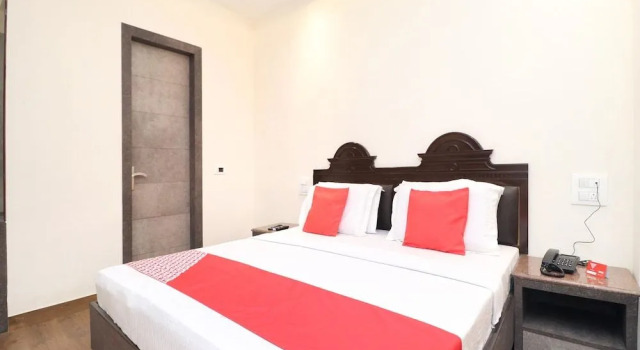 OYO 15890 Hotel Sunciti Extension, Book Hotel Bathinda Punjab
