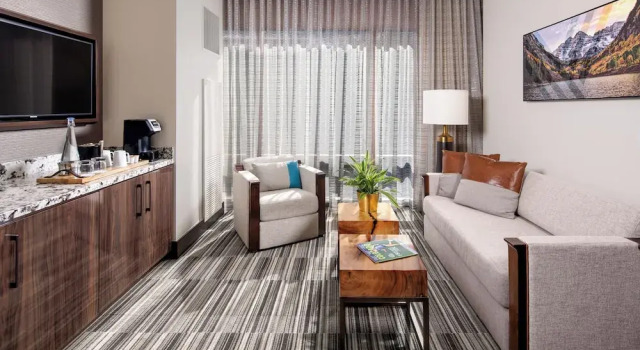 Четырёхместный номер Grand Monarch Casino Resort Spa Black Hawk