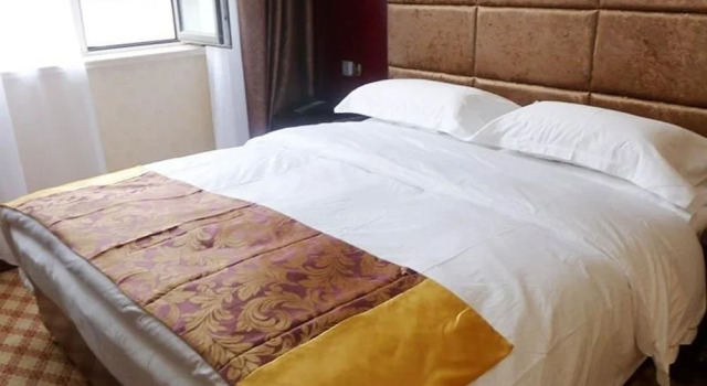 Mount Wutai Golden Hills, Book Hotel Wutai Shanxi