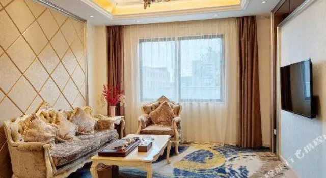 Люкс Executive Island Hotel