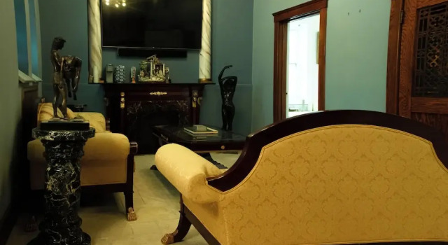Люкс Superior Chateau Connellsville MCM Minimalist Suite