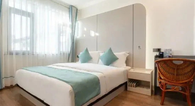 Deluxe Suite ShiPin LanTing Hotel