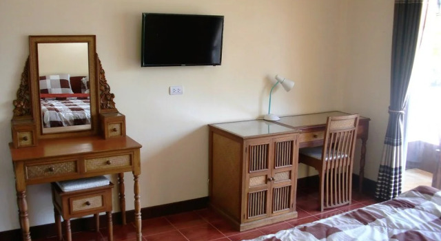 K.P. Place, Varaa Hotelli Hotellit North-Eastern Thailand pysäköinnillä, Pysäköinti