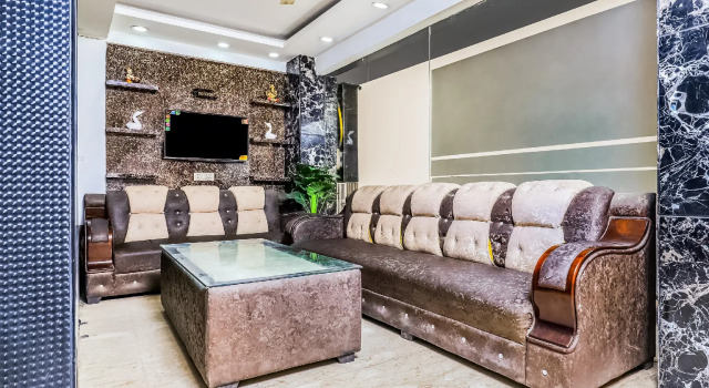 OYO 37843 Hotel Stay Inn, Забронировать Отель Пахар-Ганж Нью-Дели, рядом с Рынок Садар-Базар