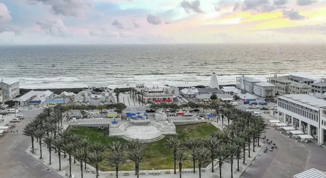 Номер Standard с 2 комнатами Beach And Gulf Views From The Center Of Seaside! 2 Bedroom Condo by RedAwning