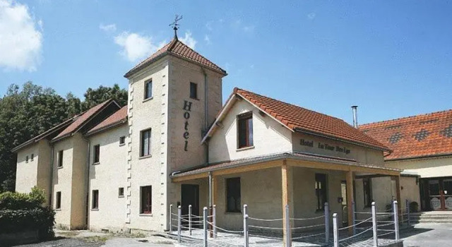 La Tour Des Lys, Varaa Hotelli Maubeuge Picardy