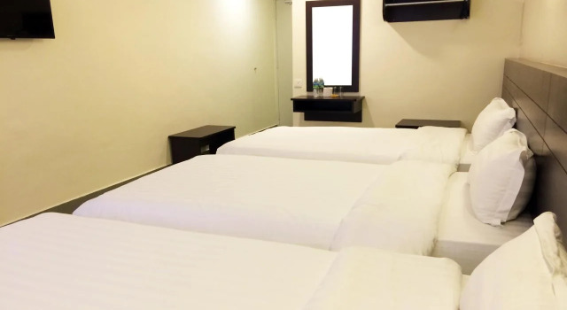 Hotel Sitiawan, Book Hotel Hotels in Sitiawan with Parking, Parking