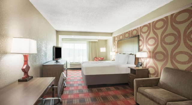 Двухместный люкс La Quinta Inn & Suites by Wyndham DC Metro Capital Beltway