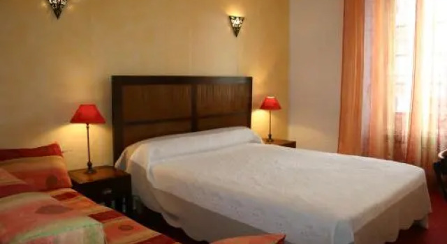 Le Ponant, Varaa Hotelli Pradelles 