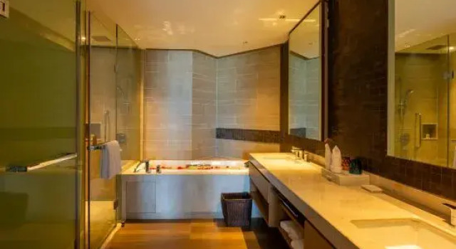 Люкс Azure Pavilion Hotel by R&F Huidong Resort