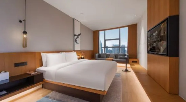 Люкс Deluxe Madison Hotel Guiyang Financial City