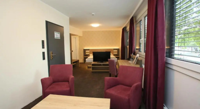 Четырёхместный номер Standard Hotel Münchner Hof
