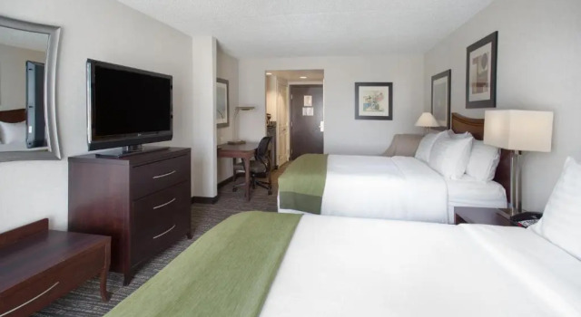 Четырёхместный номер Standard Holiday Inn Scottsdale North- Airpark by IHG