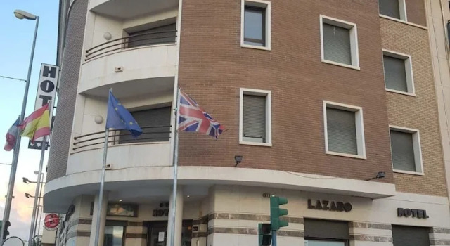 Hotel Lázaro, Book Hotel Hotels in Aragon with Parking, Parking