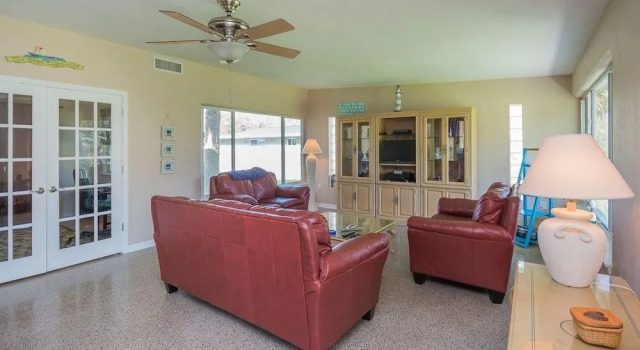 1814B - North Beach Beauty by RedAwning, Забронировать Дом для отпуска Нью-Смирна-Бич Daytona Beach Area