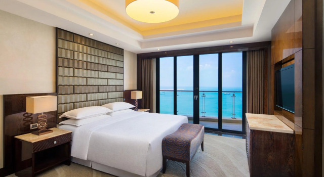 Двухместный люкс Presidential с балконом и с видом на океан Four Points by Sheraton Hainan, Sanya