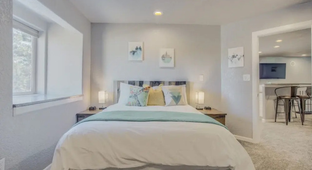 Verdant Oasisluxury, Traveler's Home W/hottub!, Book Feriehus Villaer i Columbia, Villa