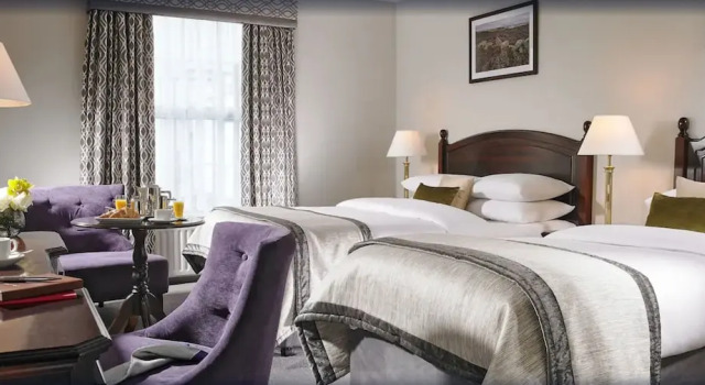 Четырёхместный номер Standard Citywest Hotel