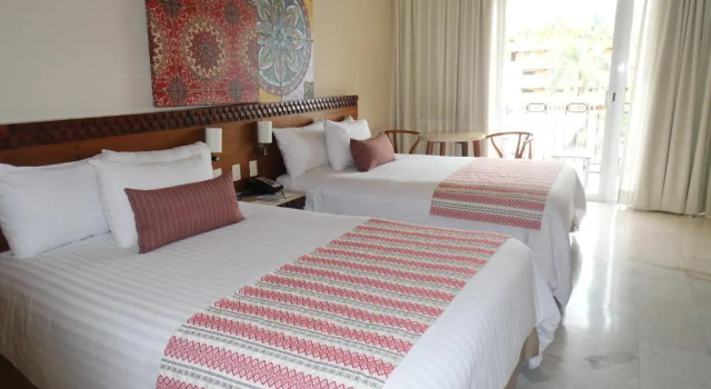 Двухместный номер Standard с частичным видом на океан Sunscape Puerto Vallarta Resort