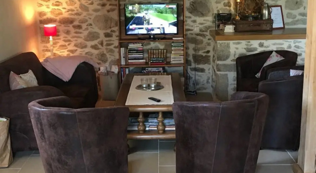 La Source Du Bonheur Chambres et Table dHôtes, Buchen Sie Hotel Rieupeyroux Aveyron