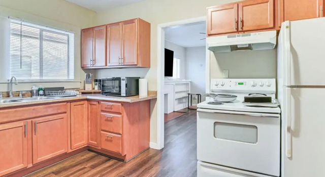 Апартаменты Walkable Haven 1 Mi to Dtwn Phoenix & Chase Field!