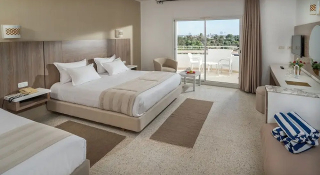 Четырёхместный номер Standard Vincci Helya Beach