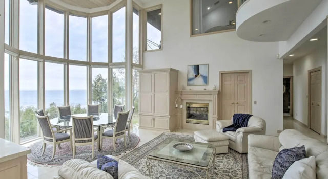 Коттедж Grand Egg Harbor Home w/ Stunning Lake Views!