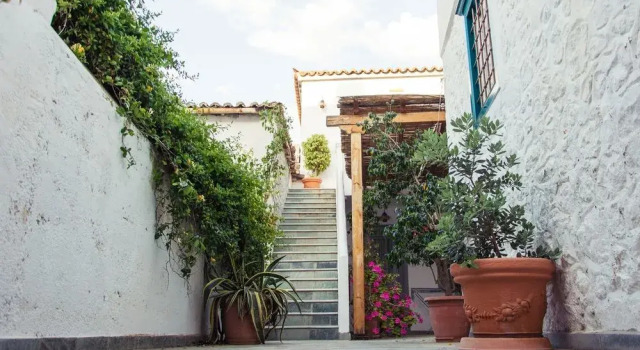 Filenia, Book Hotel Hydra Saronic Islands