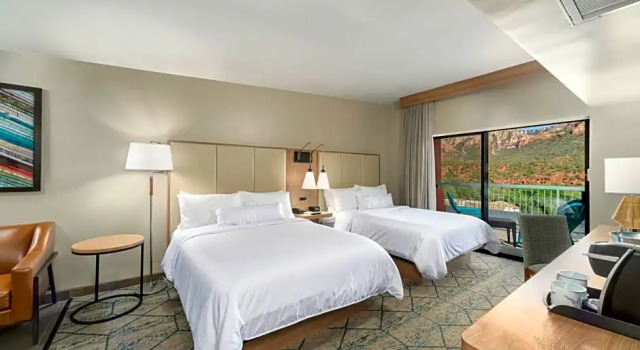 Четырёхместный номер Standard с балконом Matterhorn Inn