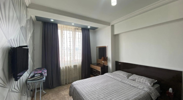 Eznik Koghbatsi- Amiryan crossroads 1 bedroom Newly Renovated apartment KO200, Prenota Appartamento Hotel a Erevan con parcheggio, Parcheggio